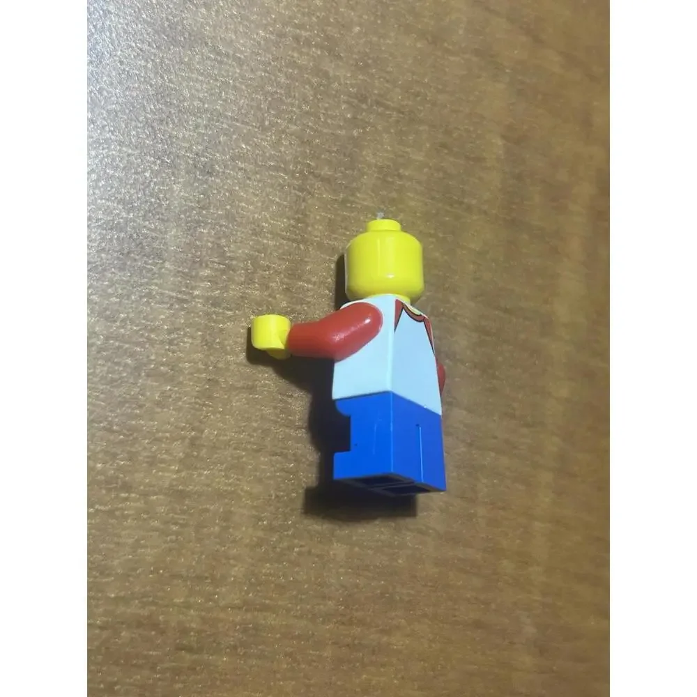 Lego Minifigure Legoland Park Boy (LLP008) 008440 - Picture 4 of 4